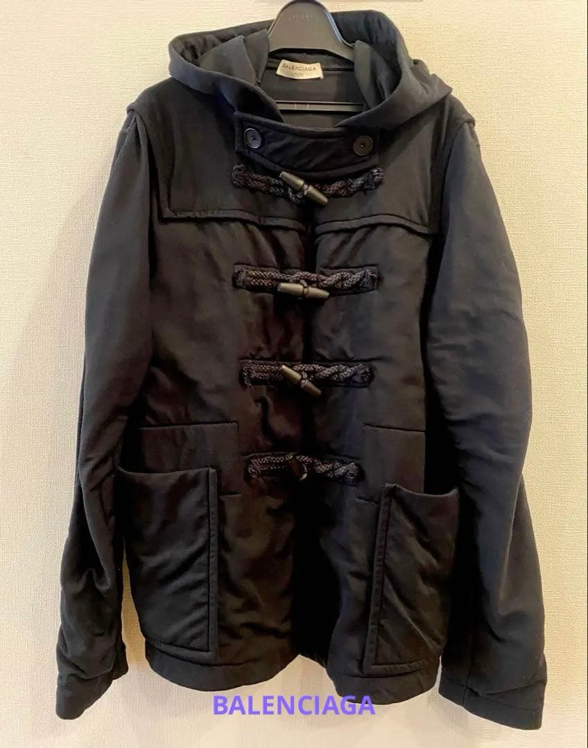 バレンシアガ　黒 ダッフルコート フード付き