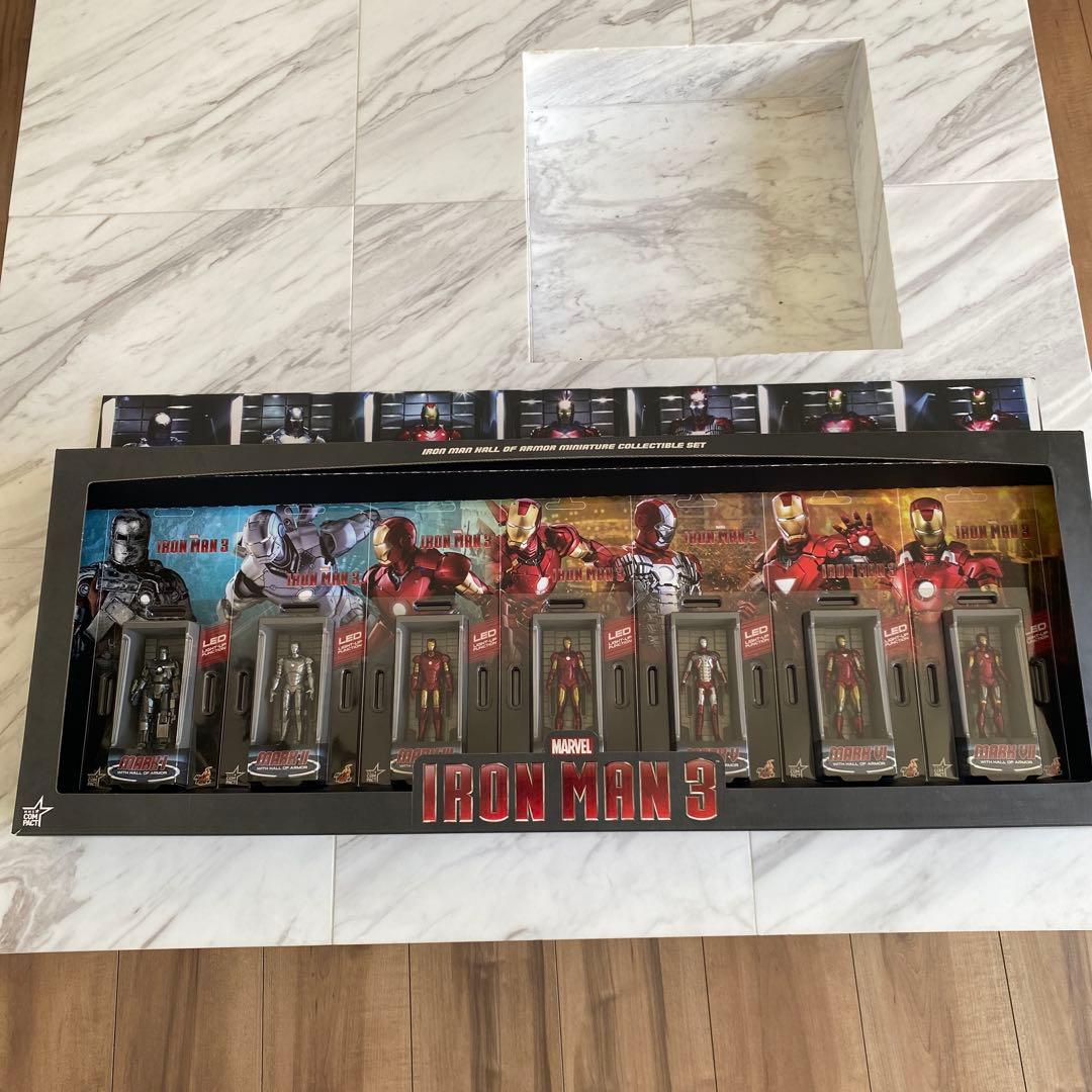 hottoys ミニ　ホールオブアーマーセット