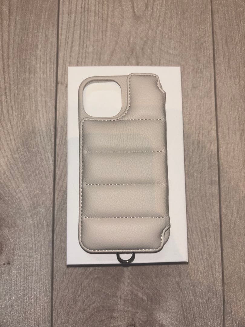 新品　DEMIU iphone15 用ケース　ベージュ