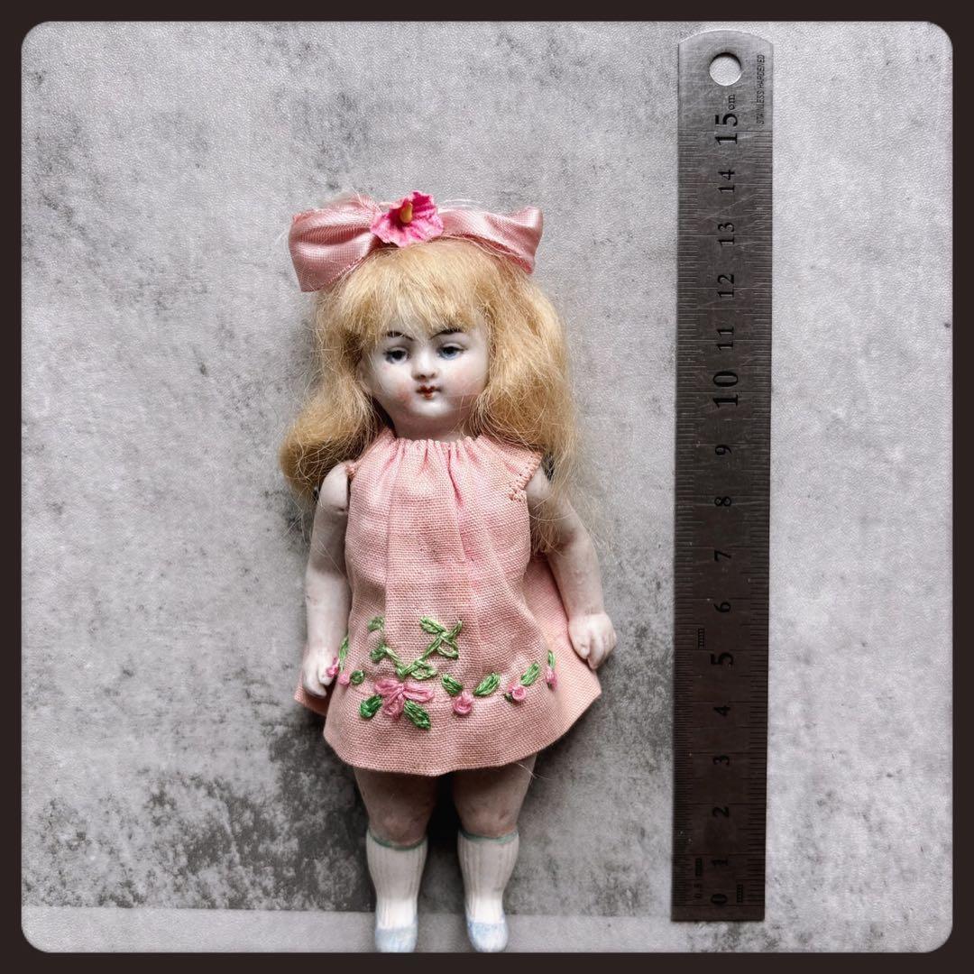 アンティーク ピンクのリボンの女の子 オールビスクドール ミニョネット