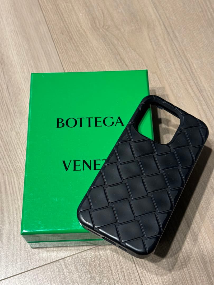 BOTTEGA VENETA iPhone15Proケース