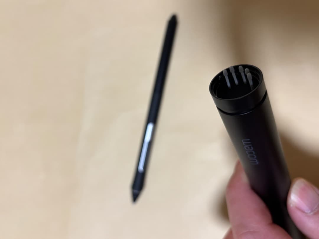 液タブ・ペンタブ Wacom Cintiq Pro 16 DTH-1620 ProPen Slim