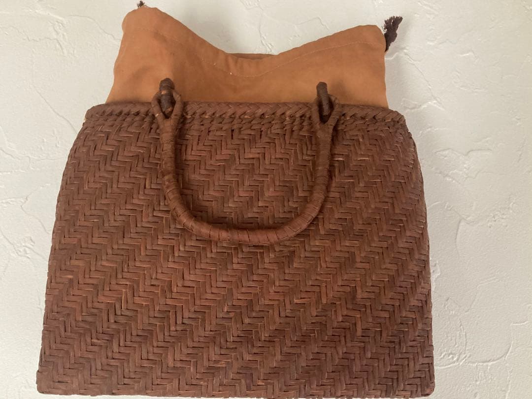 ⭐︎美品⭐︎山葡萄バッグ　かごバッグ　網代編み　巾着　未使用品