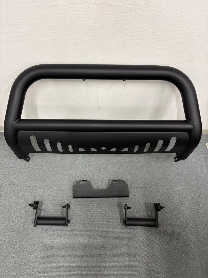 引き取り限定　デリカD5 MC前　ブルバー　バンパーガード