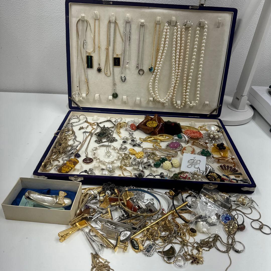 アクセサリー　ネックレス　リング　ブローチ　イヤリング　silver まとめ大量