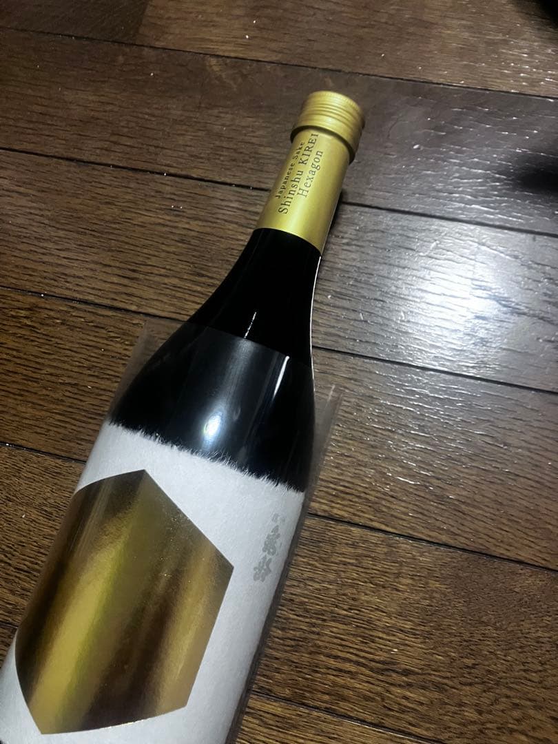 信州亀齢　ヘキサゴン　720ml 専用円筒ケース付