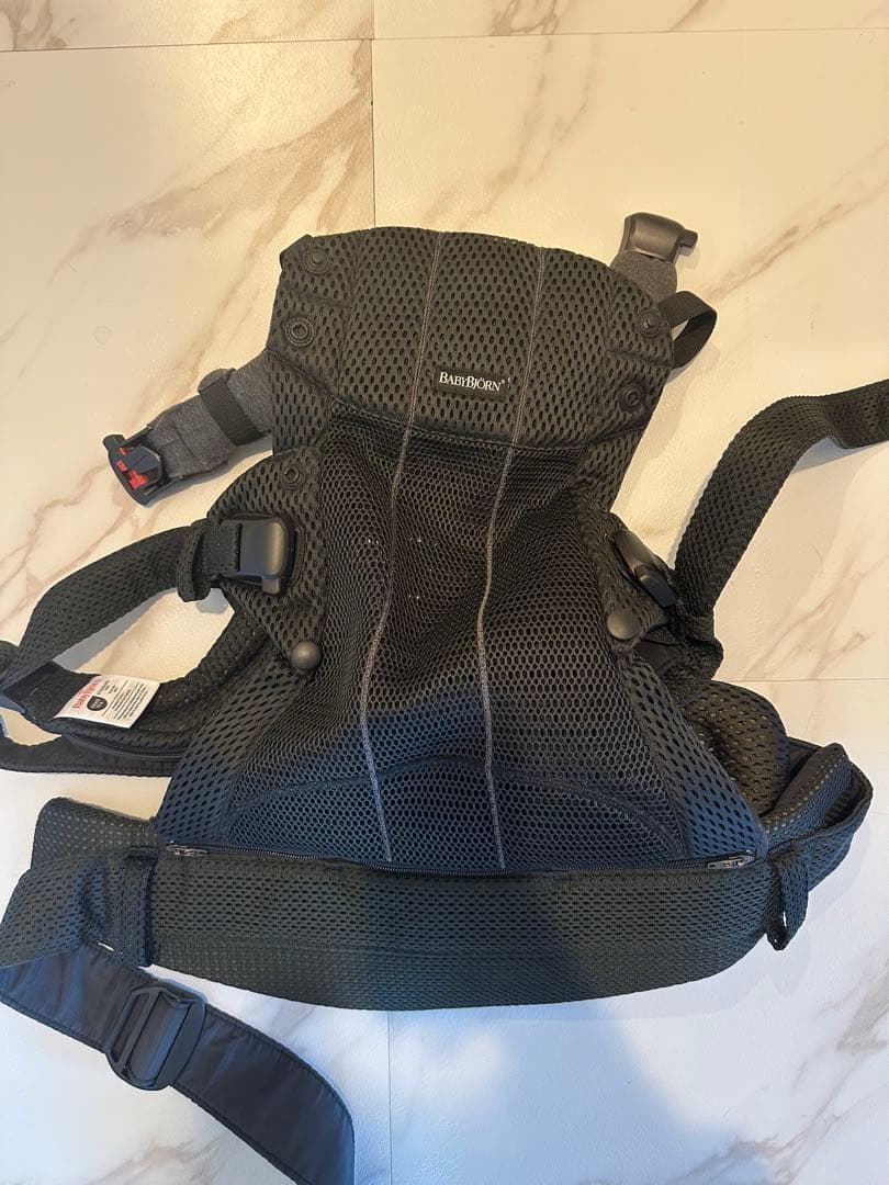 BabyBjörn 抱っこ紐 黒 メッシュ　新品未使用