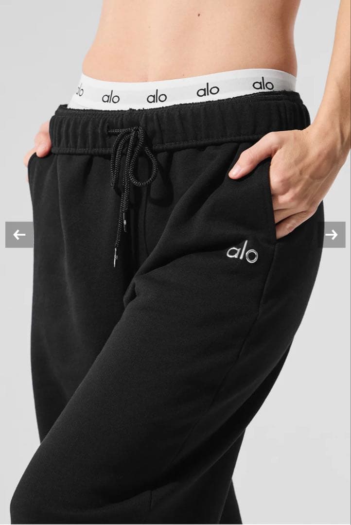 alo ブラック ワイドレッグパンツ