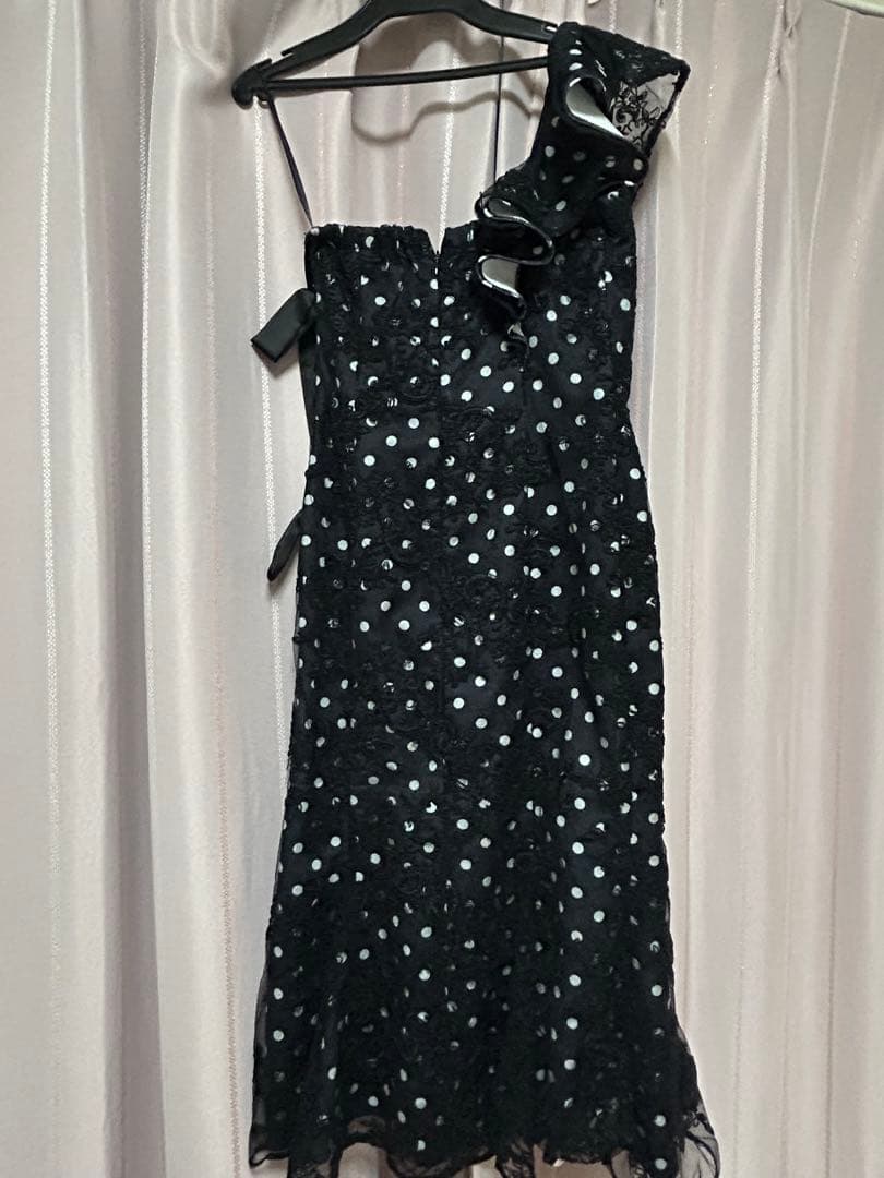 【早い者勝ち】ローブドフルール キャバドレス ドット 水玉 ワンショルダー