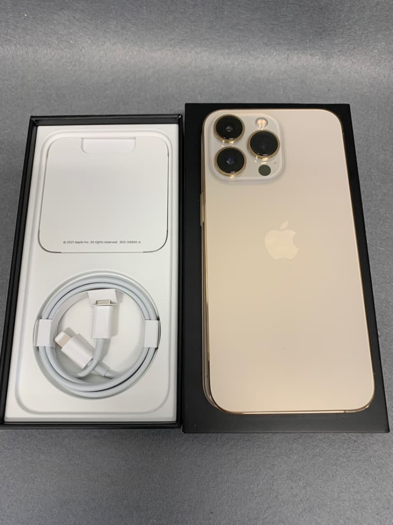 美品　国内版　simフリー　iPhone13 Pro 256GB シルバー色