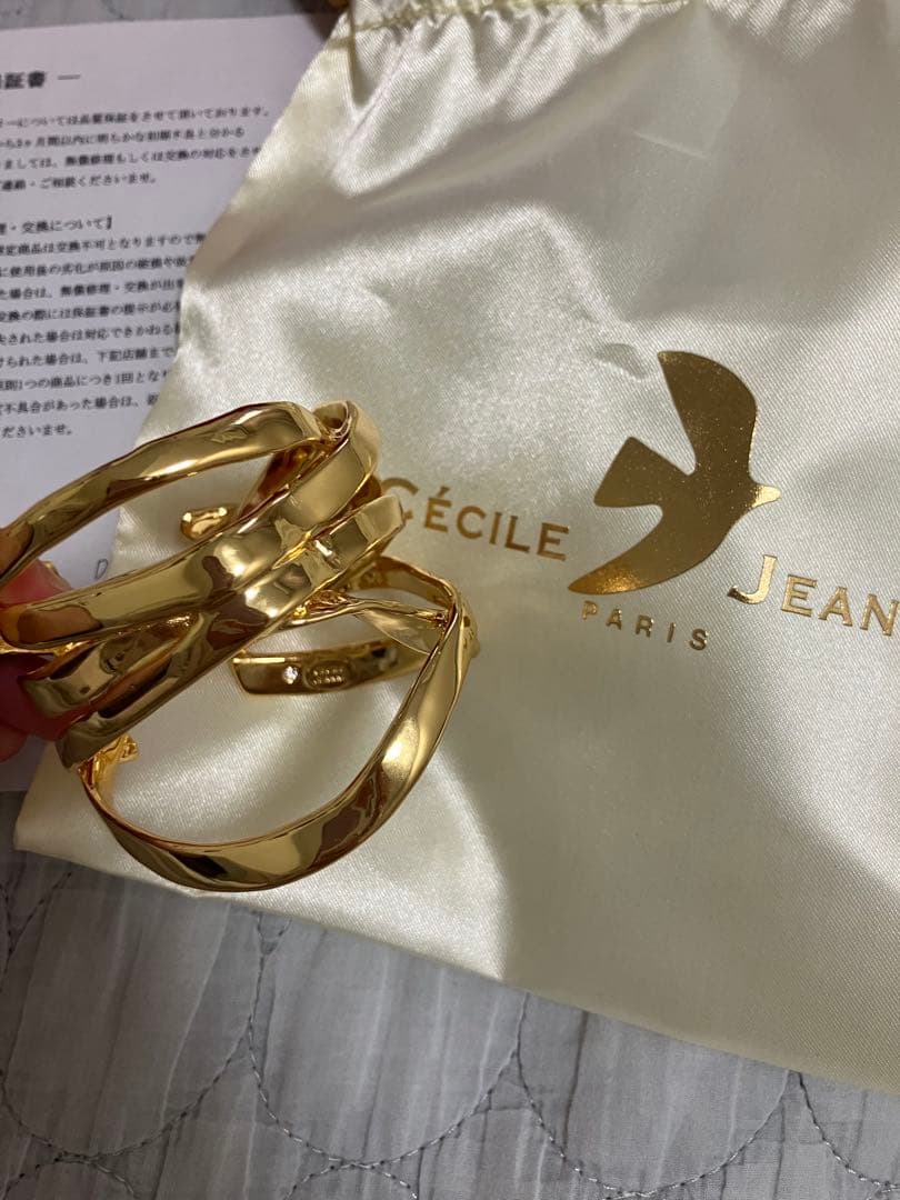 お値下げ　新品　セシルエジャンヌ　シーバングルゴールドM