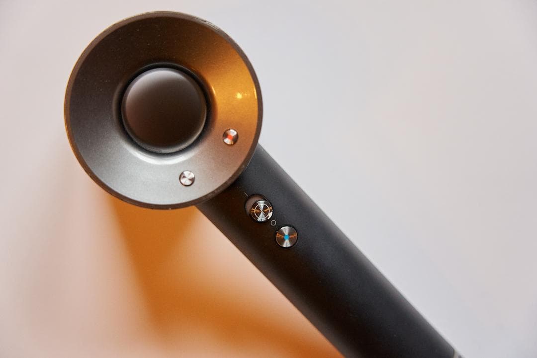 Dyson Supersonic Ionic ヘアドライヤー スタンド・付属品付