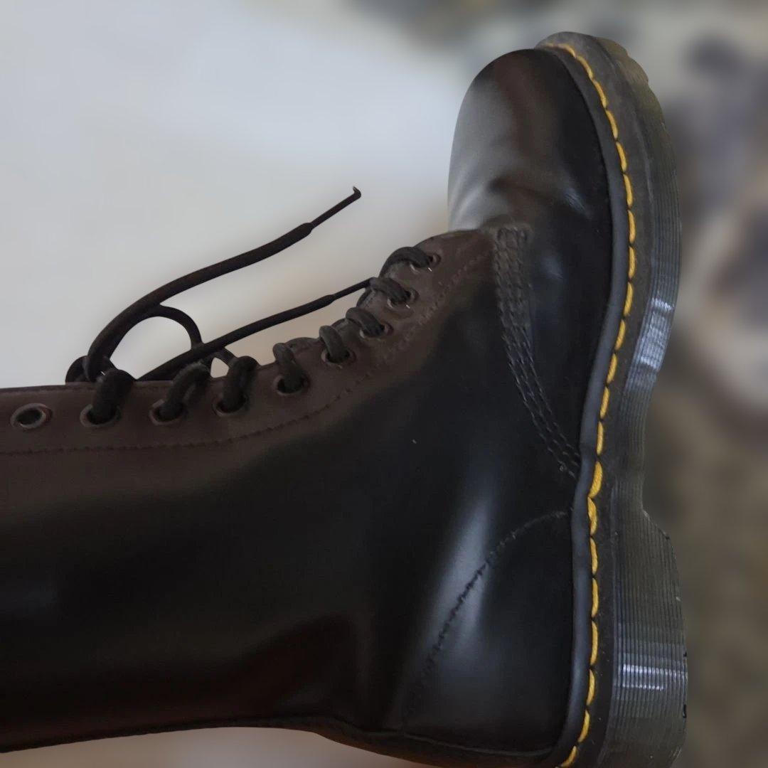 ドクターマーチンブーツ10ホール