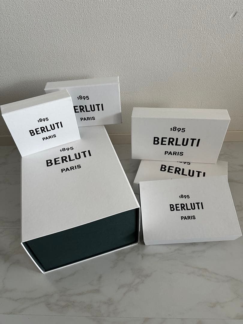 BERLUTI ベルルッティ　包装用ボックス