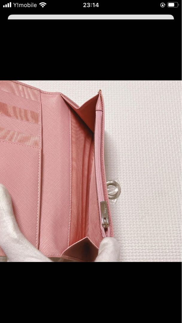 未使用Salvatore Ferragamoレザー長財布　　ピンク 箱付き