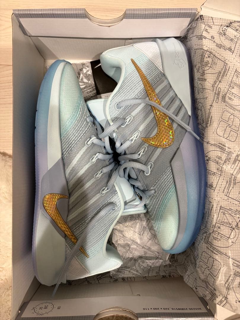 Nike バスケットボールシューズ ライトブルー/ゴールド