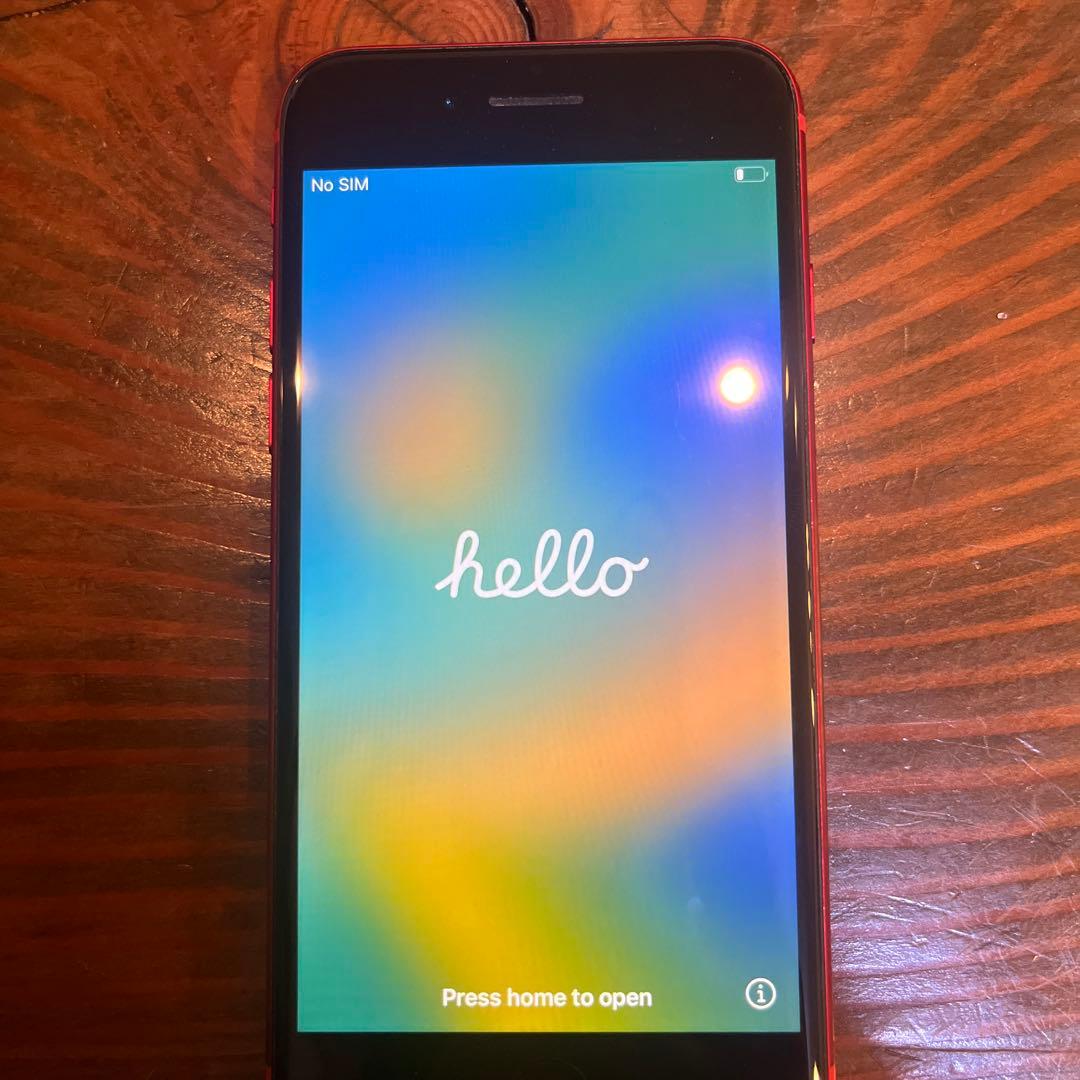 iPhone8 本体（レッド）