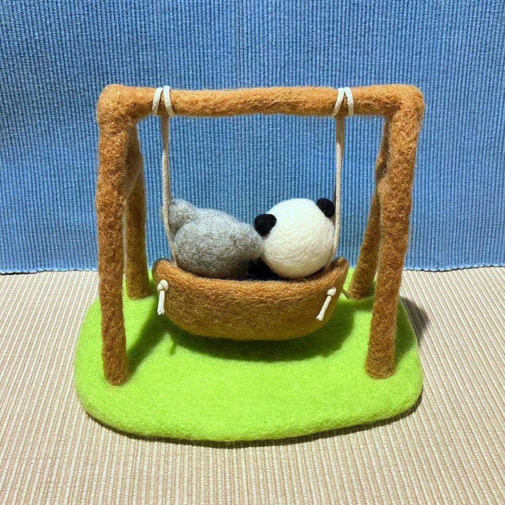 みみ 羊毛フェルト 作品 赤ちゃんパンダの冬のお散歩