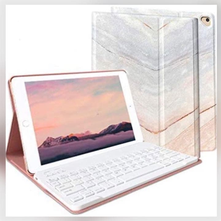 ❤高級感溢れるデザイン❣実用性＆機能性も兼備♪❤iPadケース＆キーボード