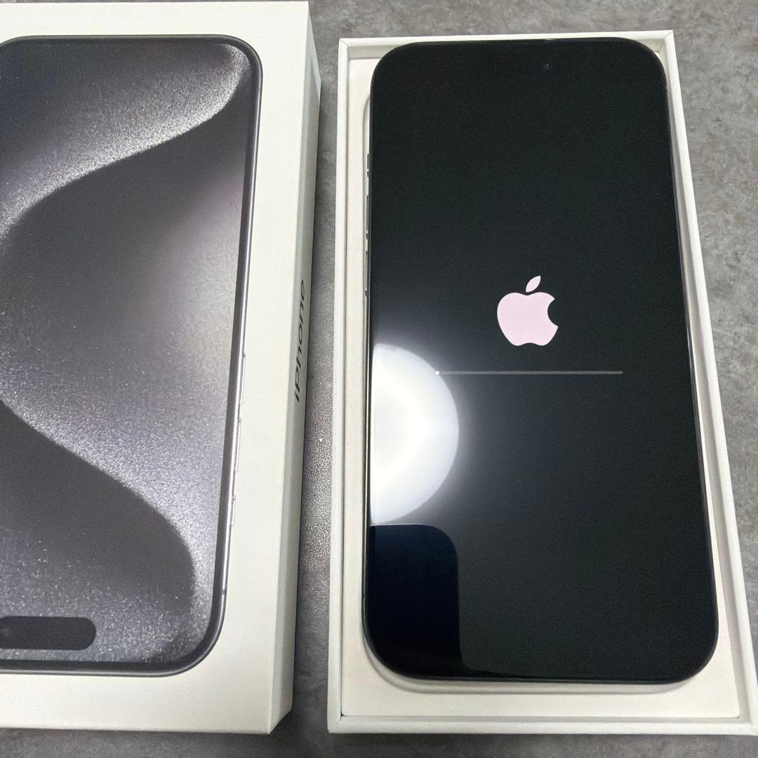 iPhone15pro 256GB ブラックチタニウム　SIMフリー