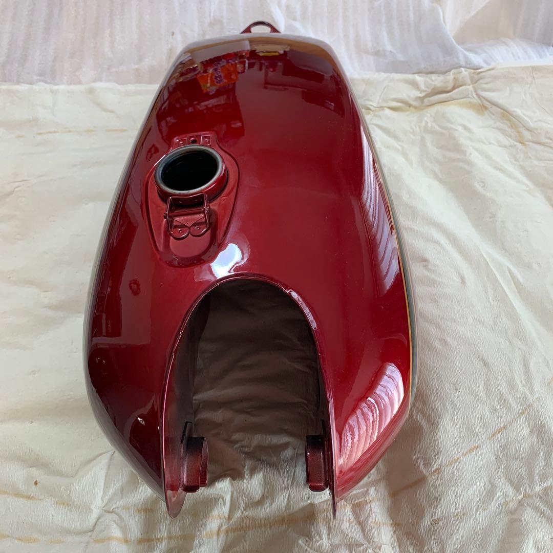 ヤマハSR400SP タンク、サイドカバー、ナンバープレートケース