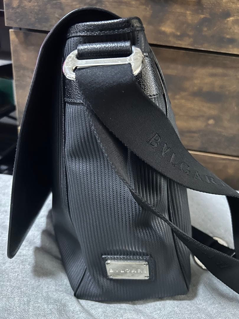 ロ*】様 BVLGARI ブラックレザーショルダーバッグ