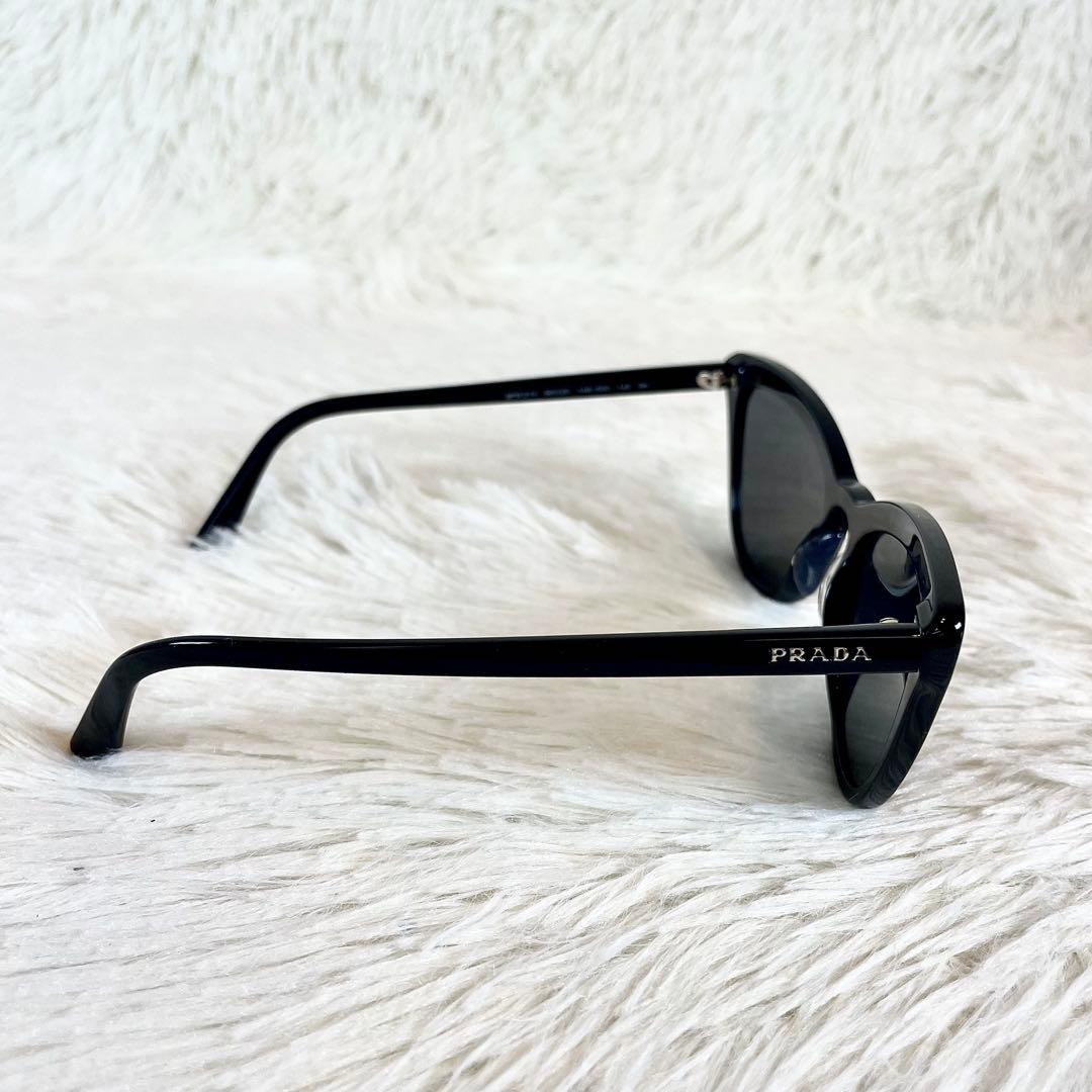 極美品　PRADA　サングラス　キャッツアイ　SPR01V　ブラックフレーム