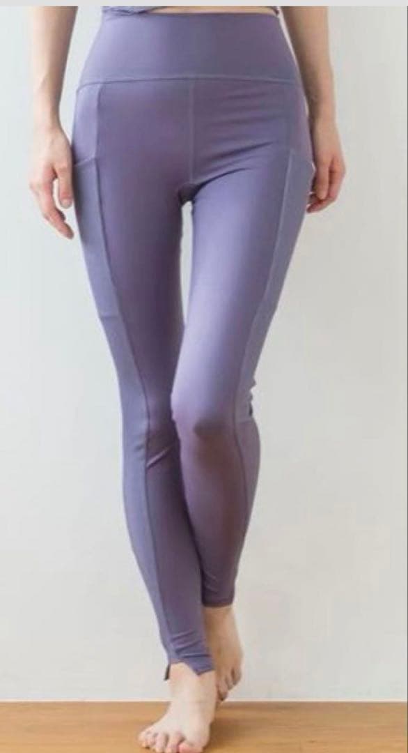 【SUKALA】未使用品ツインクロスショートタンク＆リブカーヴィーレギンス