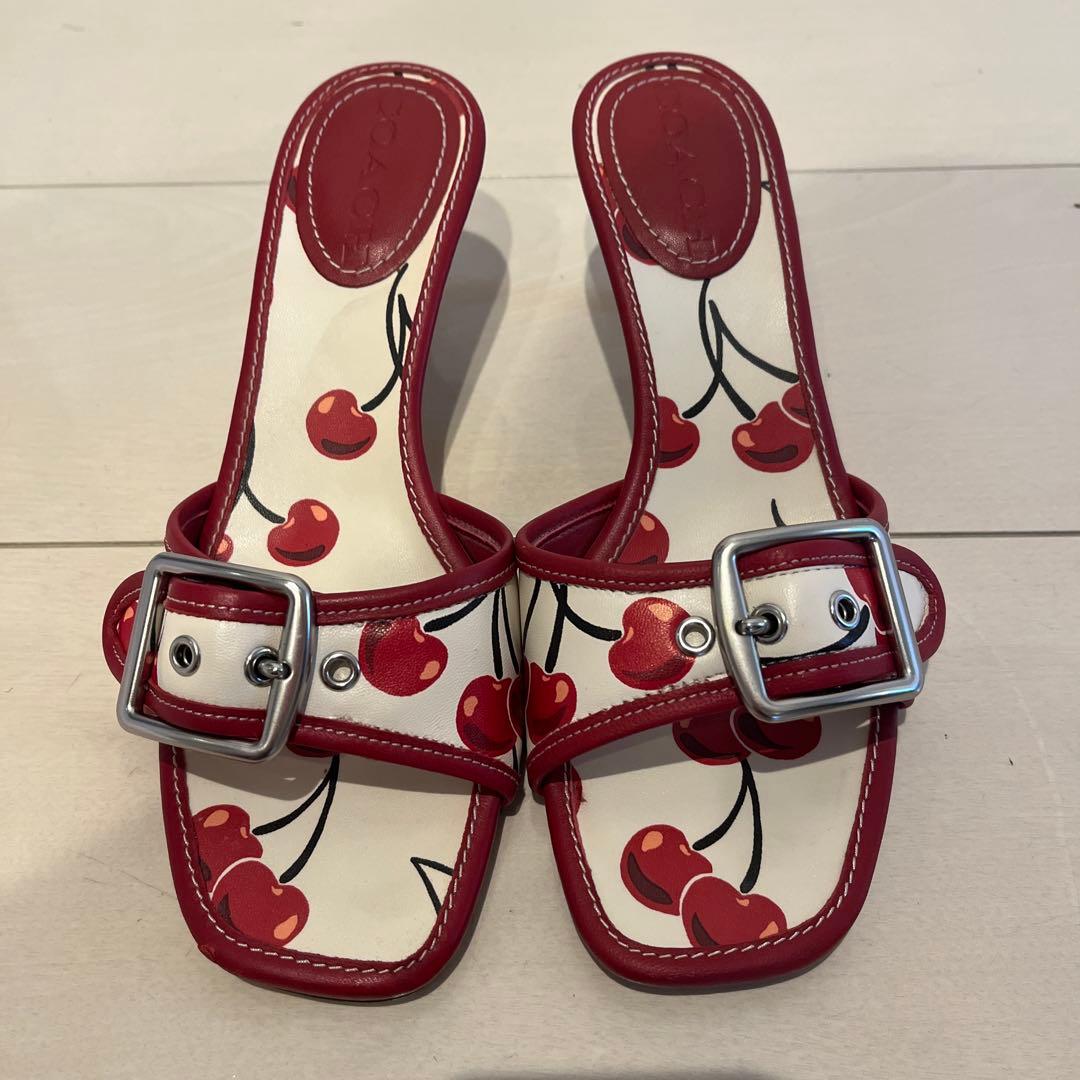 ベヤ　本日限り coach さくらんぼ　チェリー　ミュール