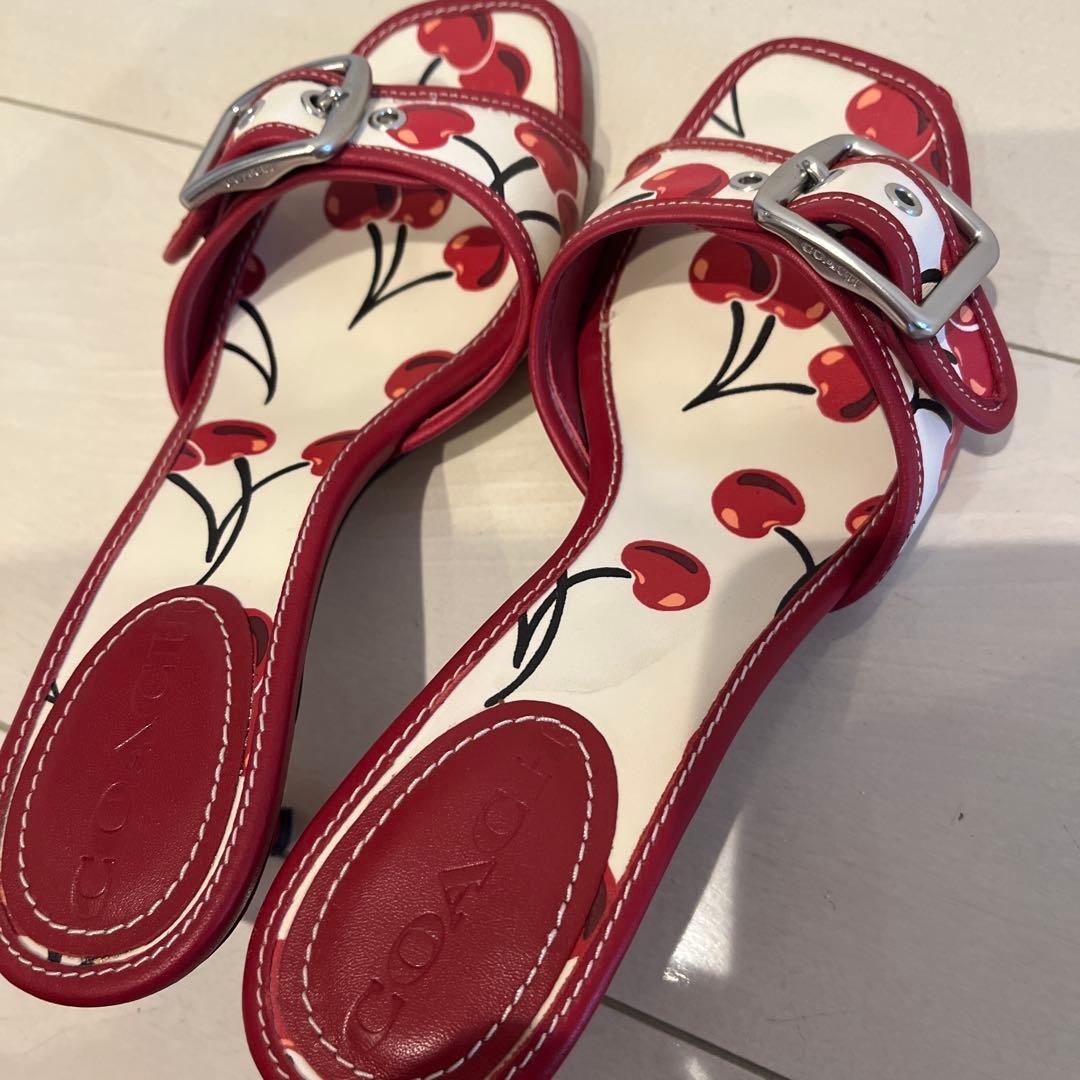 ベヤ　本日限り coach さくらんぼ　チェリー　ミュール