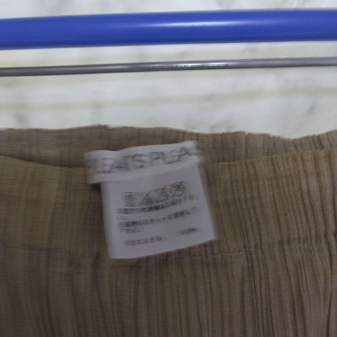 プリーツプリーズひざ丈パンツ