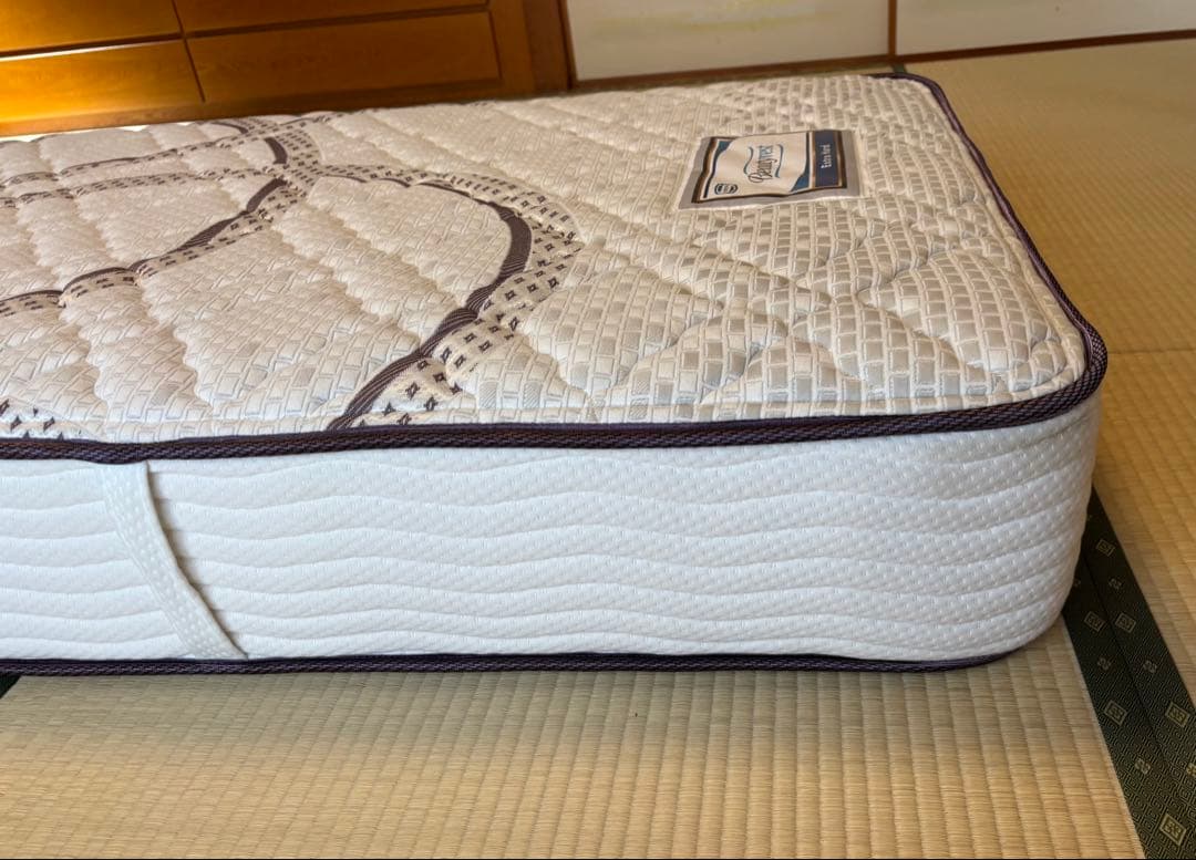 シモンズ　Beautyrest Extra Hard シングルマットレス