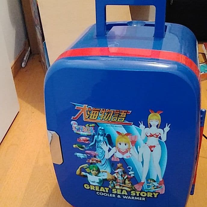 海物語ポータブル冷蔵庫になります。