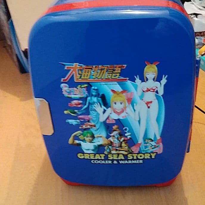 海物語ポータブル冷蔵庫になります。