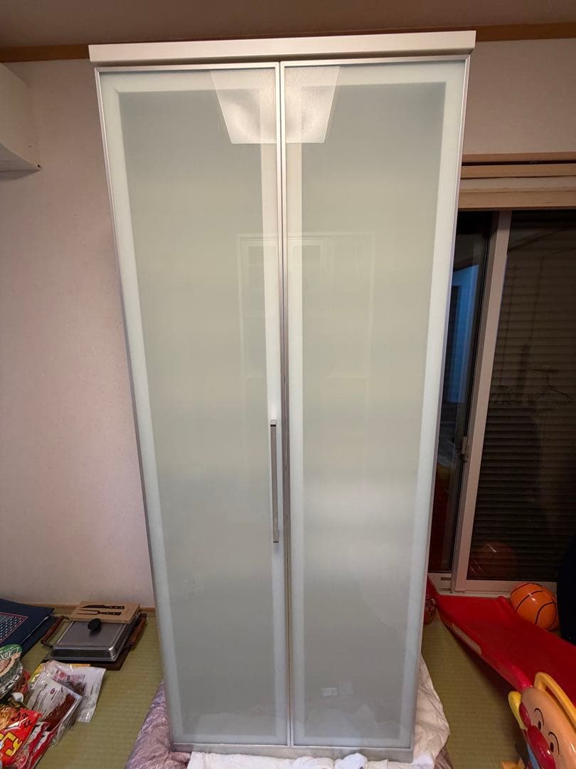 美品！キッチンボード、食器棚、スライド扉