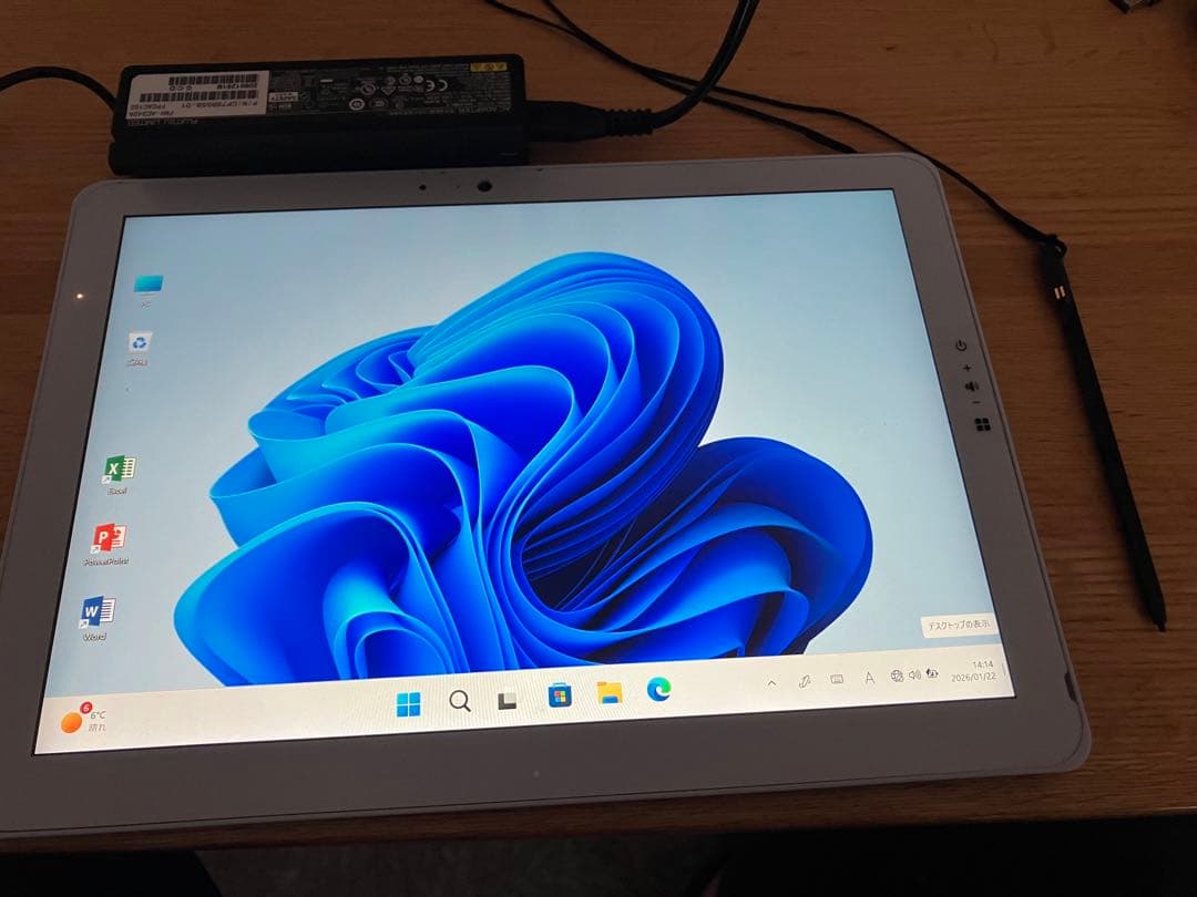 値下げ！富士 通 2in1ノートパソコン V727【本体のみ】