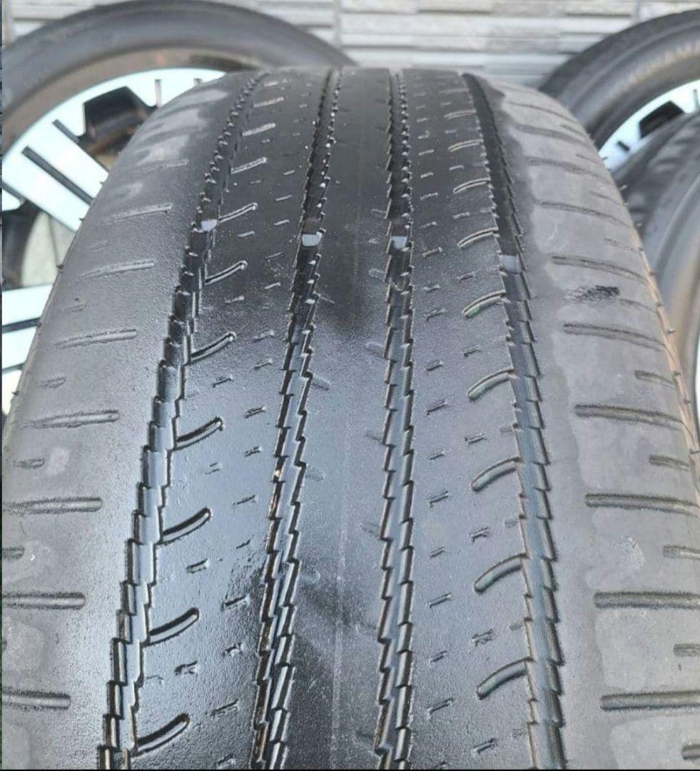 デリカ　D5　純正タイヤホイールセット　4本　ナット付き