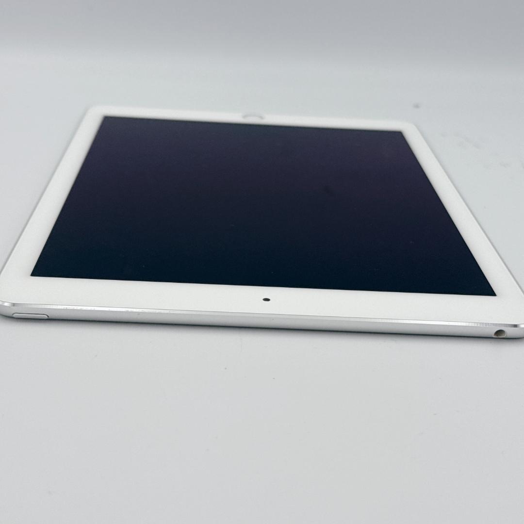 【未使用級】iPad Air 2 16GB Wi-Fiモデル MGLW2J/A