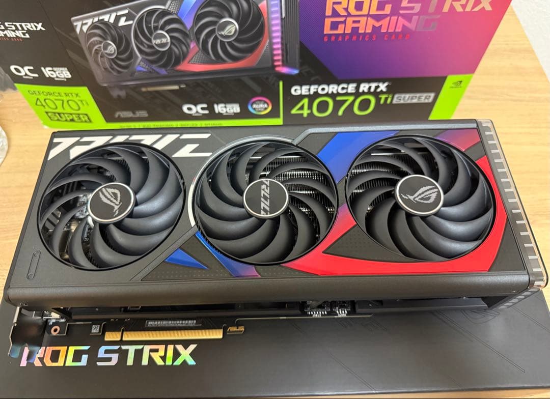 グラフィックボード・グラボ・ビデオカード ASUS ROG STRIX GeForce RTX 4070 Ti SUPER