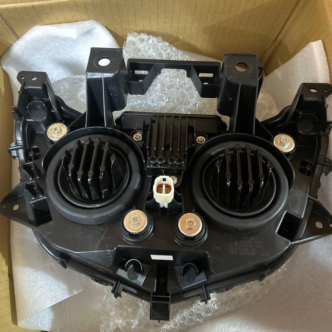 ヤマハ　マジェスティS　SG52J後期型 純正LEDヘッドライト　点灯確認OK