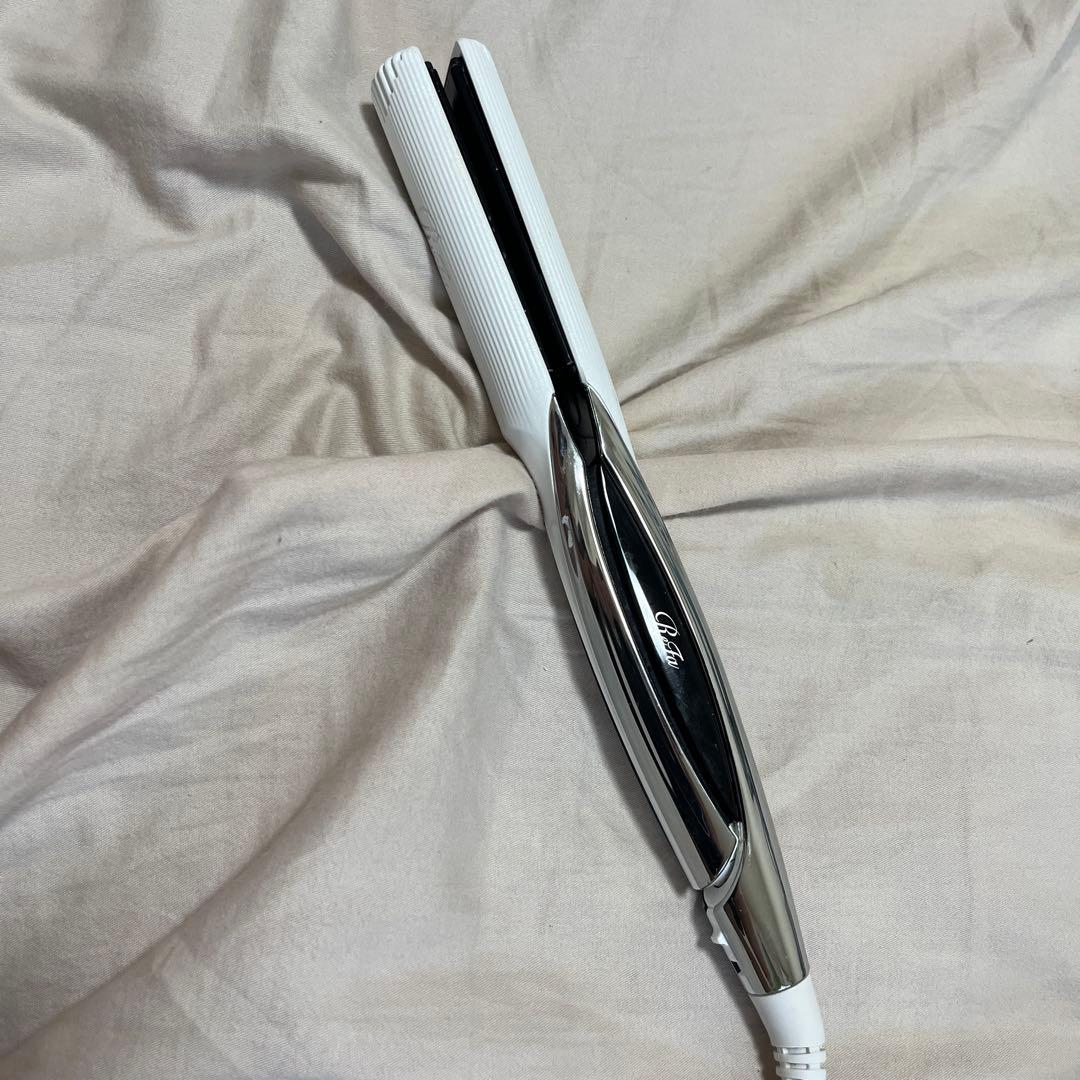 ホワイト ストレートヘアアイロン