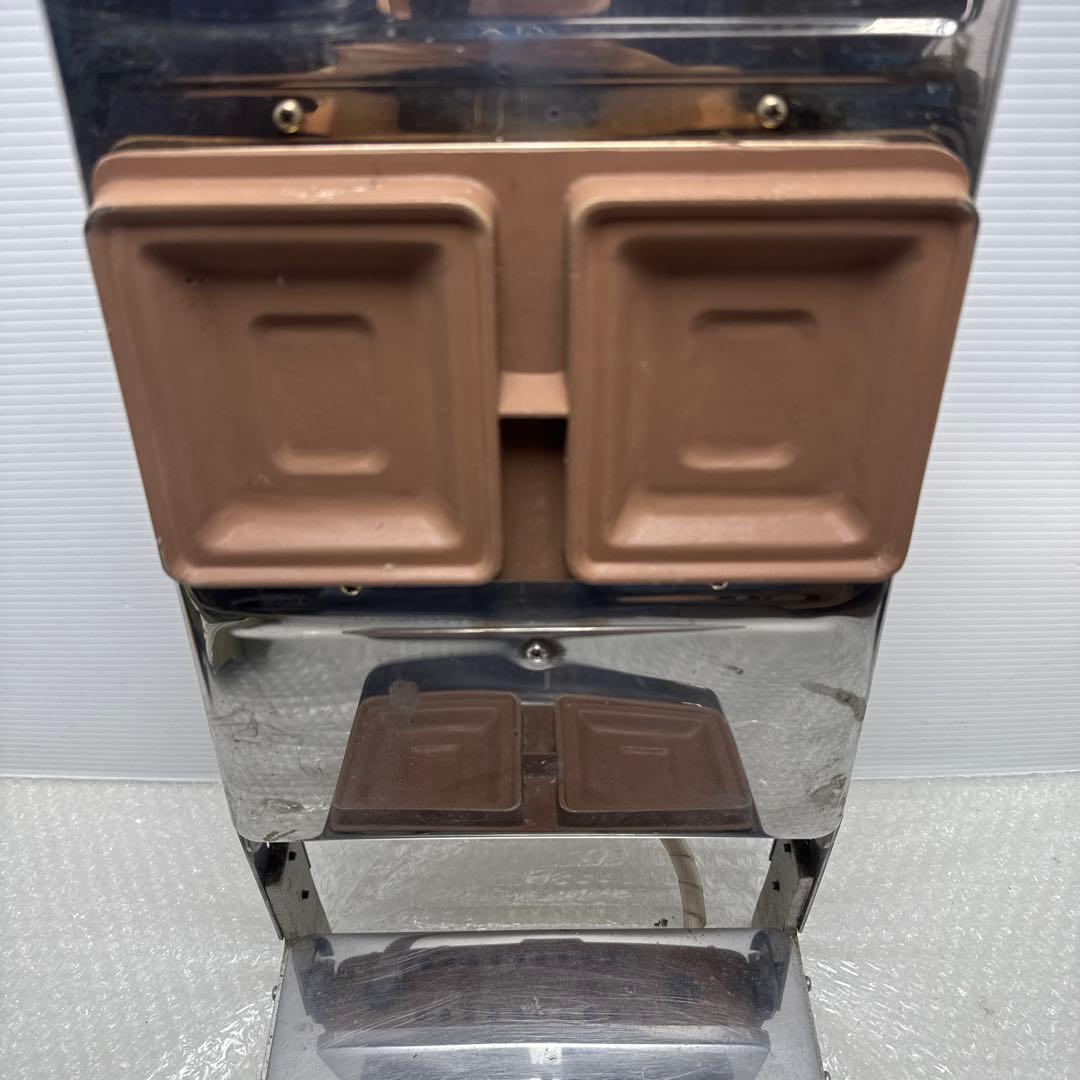 ワールドキッチンの業務用ワッフルメーカー「スナックベーカー KB2」