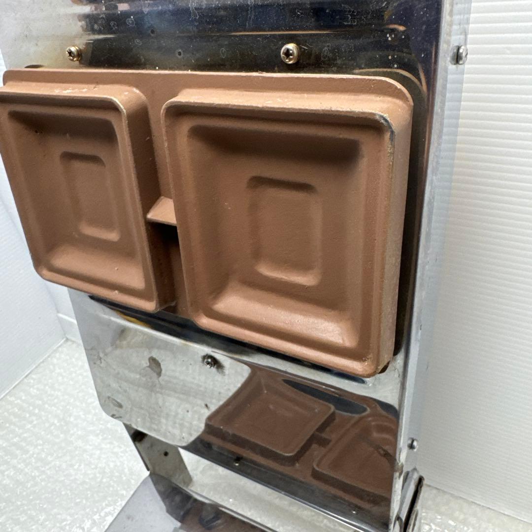 ワールドキッチンの業務用ワッフルメーカー「スナックベーカー KB2」