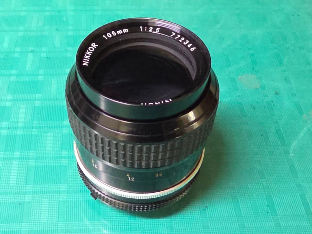 ニコン Ai Nikkor 105mm F2.5 単焦点 オールドレンズ