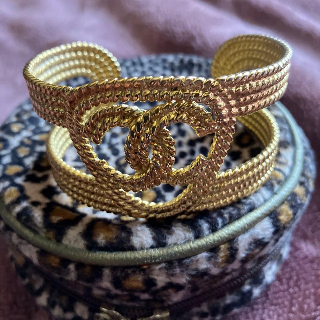 CHANEL ゴールド ツイストバングル