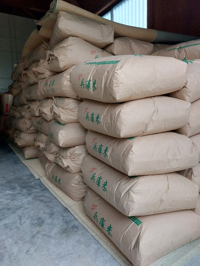 iPhone15ケースとハンドメイド品　です