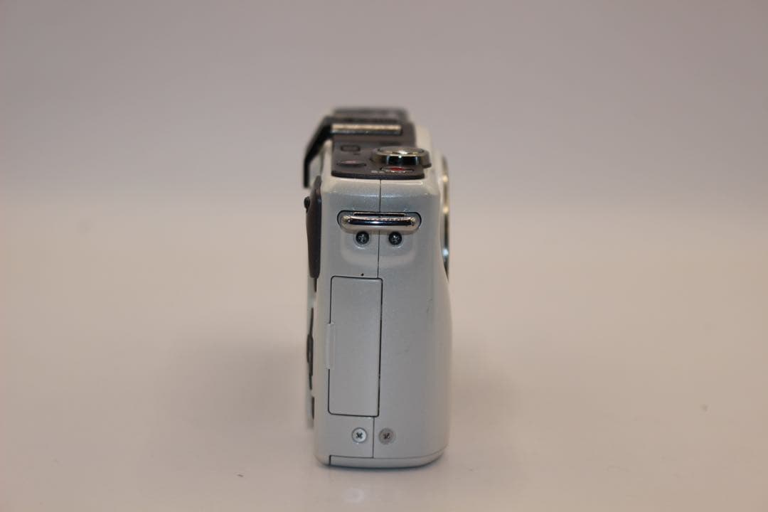 ★人気★ LUMIX DMC-GF2 ボディ　ミラーレス　ホワイト　パナソニック