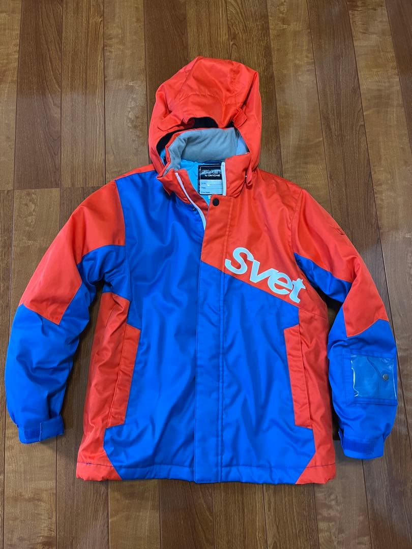 本日限定値下げ❗️美品❣️SＶＥＴ　ＯＮYＯＮＥ　スキーウェア 上下セット160㎝