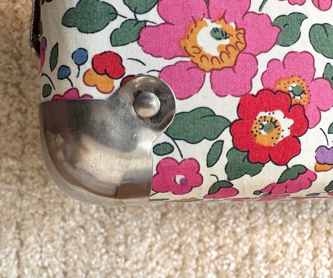 未使用品 リバティ トランク caramel リバティ柄クッション付き