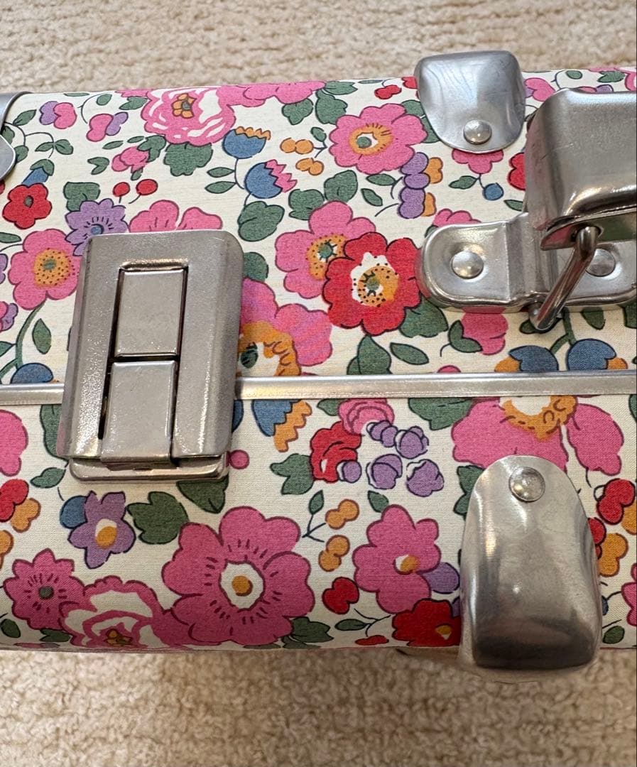 未使用品 リバティ トランク caramel リバティ柄クッション付き